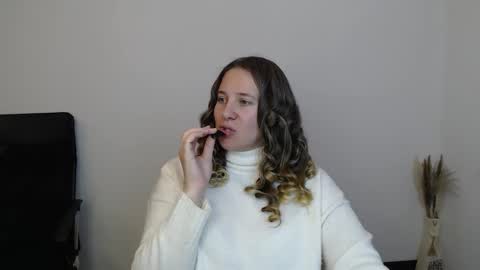 Anna online show from November 19, 2025, 2:28 pm