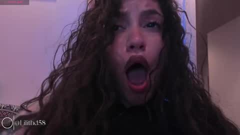 darknes_lilith18 online show from May 27, 2026, 7:22 pm
