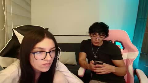 darkpleasuress online show from November 5, 2025, 6:57 am