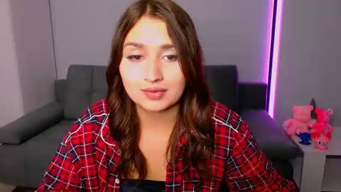 Amelie online show from July 17, 2026, 4:23 pm