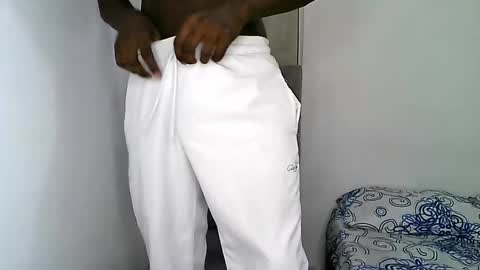 Snapshot of darktemp_ chatting on December 20, 2025, 3:35 am Darktemp online show from December 20, 2025, 3:35 am