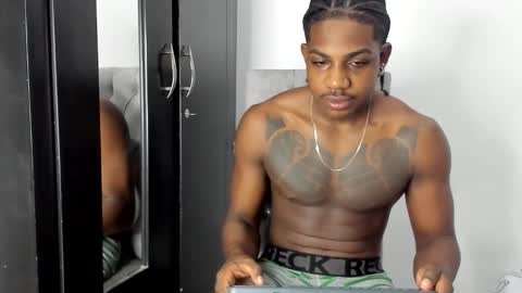 Snapshot of darktemp_ chatting on February 25, 2026, 10:58 am Darktemp online show from February 25, 2026, 10:58 am