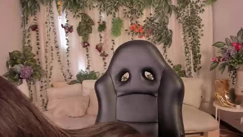 Snapshot of darkvelvetmistress chatting on November 12, 2025, 8:19 pm Chris online show from November 12, 2025, 8:19 pm