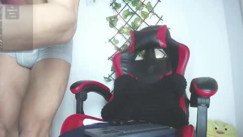 darkviper26 online show from May 11, 2026, 12:33 pm