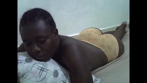 darling_ella online show from April 16, 2026, 7:03 pm