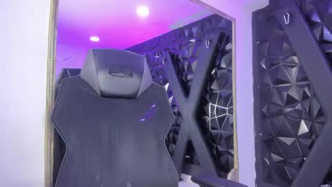 Snapshot of darlingbdsm_ chatting on April 23, 2026, 10:36 am Darling online show from April 23, 2026, 10:36 am