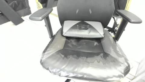 Snapshot of darlingbdsm_ chatting on May 20, 2026, 12:33 pm Darling online show from May 20, 2026, 12:33 pm