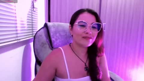 Snapshot of darlingbdsm_ chatting on May 31, 2026, 1:36 am Darling online show from May 31, 2026, 1:36 am