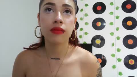 Darlyhooper online show from December 10, 2024, 5:00 pm