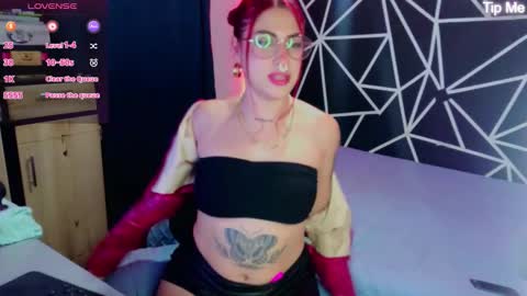 Darlyhooper online show from November 26, 2025, 12:11 am