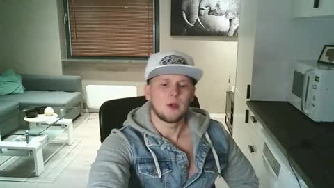 Dario online show from October 25, 2025, 9:42 pm