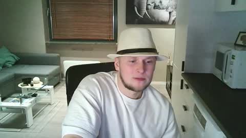 Dario online show from October 31, 2025, 8:21 pm