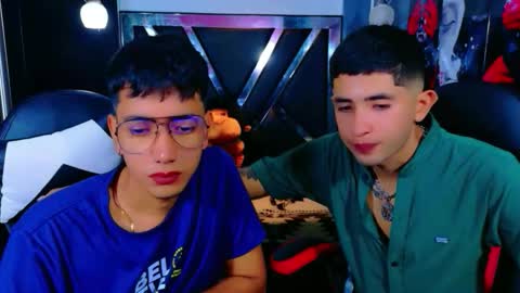 darwinandbrayan online show from November 21, 2025, 9:13 pm