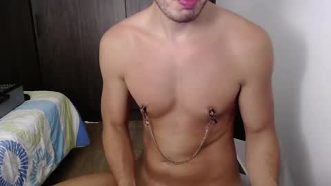 Snapshot of dave02_ chatting on January 12, 2025, 11:47 pm David online show from January 12, 2025, 11:47 pm