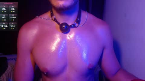 Snapshot of dave02_ chatting on September 19, 2025, 10:43 pm David online show from September 19, 2025, 10:43 pm