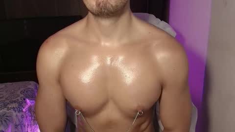 Snapshot of dave02_ chatting on October 21, 2025, 2:07 pm David online show from October 21, 2025, 2:07 pm