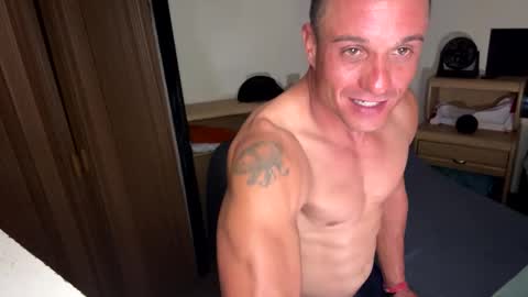 Snapshot of dave875126 chatting on May 16, 2026, 12:07 am dave875126 online show from May 16, 2026, 12:07 am