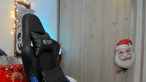 DAVE MAX online show from December 22, 2024, 3:11 pm