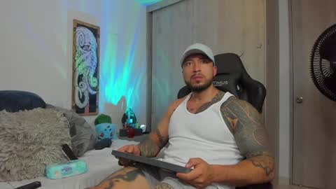 DAVE MAX online show from January 3, 2025, 7:07 pm