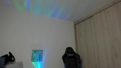 DAVE MAX online show from September 24, 2025, 2:04 am