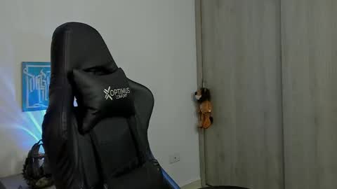 DAVE MAX online show from October 4, 2025, 5:55 pm