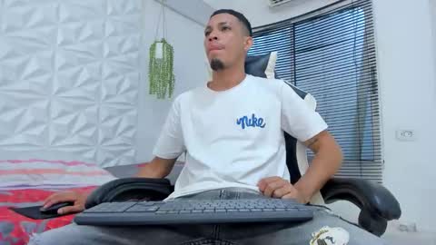 Snapshot of dave_skinnycum420 chatting on September 15, 2025, 12:38 pm dave online show from September 15, 2025, 12:38 pm