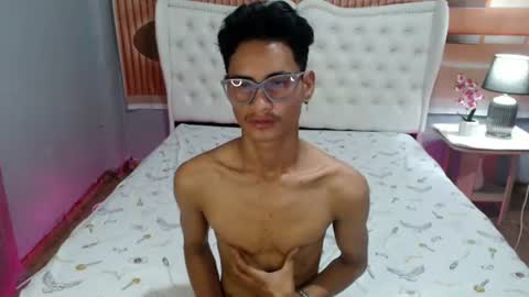 Snapshot of davelicious_ chatting on July 28, 2026, 11:28 am Its me Dave online show from July 28, 2026, 11:28 am