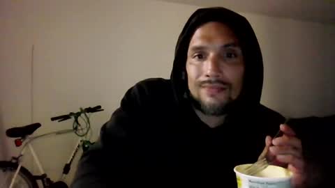 Snapshot of davelovesmissbehave chatting on August 7, 2026, 5:31 am davelovesmissbehave online show from August 7, 2026, 5:31 am