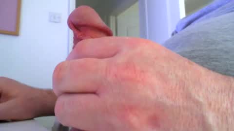 Snapshot of davesu12345 chatting on February 24, 2025, 8:17 am davesu12345 online show from February 24, 2025, 8:17 am