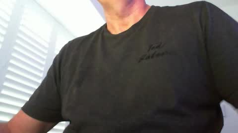 Snapshot of davesu12345 chatting on October 6, 2025, 6:33 am davesu12345 online show from October 6, 2025, 6:33 am