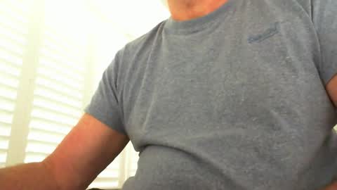 Snapshot of davesu12345 chatting on October 17, 2025, 8:28 am davesu12345 online show from October 17, 2025, 8:28 am