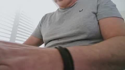 davesu12345 online show from June 10, 2026, 8:35 am