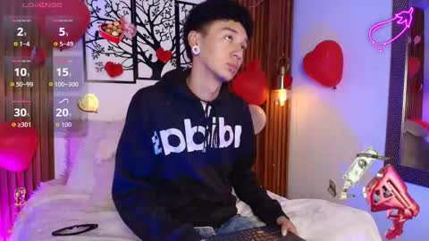 Snapshot of david_banks_ chatting on February 18, 2026, 12:23 pm David online show from February 18, 2026, 12:23 pm