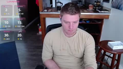 Snapshot of david_dixon1990 chatting on February 26, 2025, 9:16 pm David online show from February 26, 2025, 9:16 pm