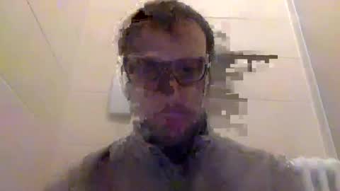 Snapshot of david_itdavid chatting on December 3, 2024, 7:44 pm David online show from December 3, 2024, 7:44 pm