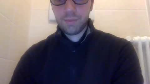 Snapshot of david_itdavid chatting on January 17, 2025, 3:32 pm David online show from January 17, 2025, 3:32 pm