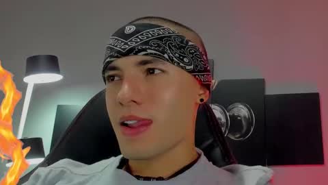 Snapshot of david_jons7 chatting on February 2, 2025, 8:41 pm David Jons online show from February 2, 2025, 8:41 pm