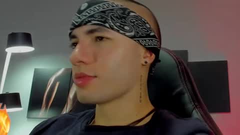 Snapshot of david_jons7 chatting on February 7, 2025, 8:31 pm David Jons online show from February 7, 2025, 8:31 pm