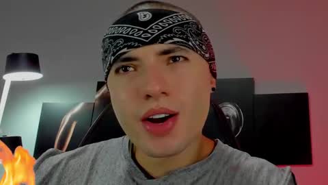 Snapshot of david_jons7 chatting on February 11, 2025, 10:07 pm David Jons online show from February 11, 2025, 10:07 pm