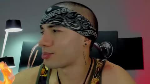 Snapshot of david_jons7 chatting on February 18, 2025, 11:30 pm David Jons online show from February 18, 2025, 11:30 pm