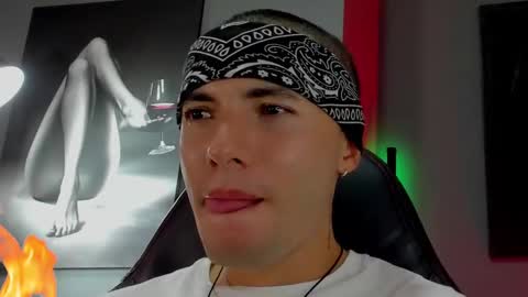 Snapshot of david_jons7 chatting on September 10, 2025, 1:49 am David Jons online show from September 10, 2025, 1:49 am