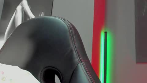 Snapshot of david_jons7 chatting on November 3, 2025, 11:48 pm David Jons online show from November 3, 2025, 11:48 pm