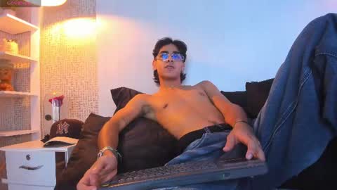 Snapshot of davidcahs17_ chatting on July 23, 2026, 9:13 pm -- David --- online show from July 23, 2026, 9:13 pm