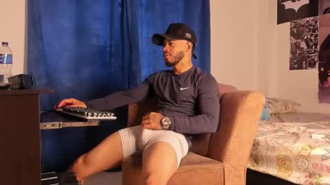 Davide online show from February 25, 2026, 12:15 pm