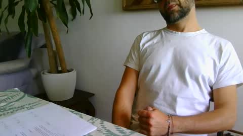 Snapshot of davidehap chatting on April 16, 2026, 7:42 am DavHap online show from April 16, 2026, 7:42 am