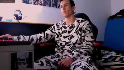 davidsalazar33 online show from March 20, 2026, 11:31 pm