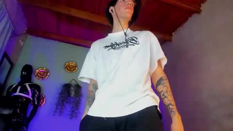 daviid_huge online show from December 14, 2025, 2:06 am