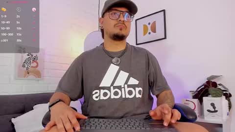 Snapshot of daviidevans chatting on January 10, 2026, 7:10 am David Evans online show from January 10, 2026, 7:10 am