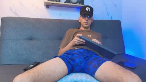 Snapshot of davison_viggiani chatting on July 28, 2026, 4:39 pm DAVISON online show from July 28, 2026, 4:39 pm
