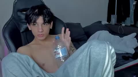 davis online show from December 5, 2024, 8:33 pm